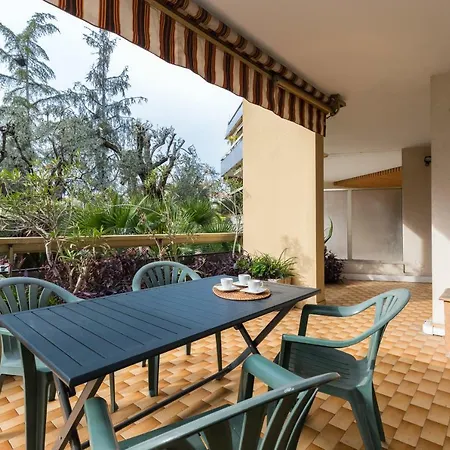 Centragence - Bosquet - With Spacious Terrace