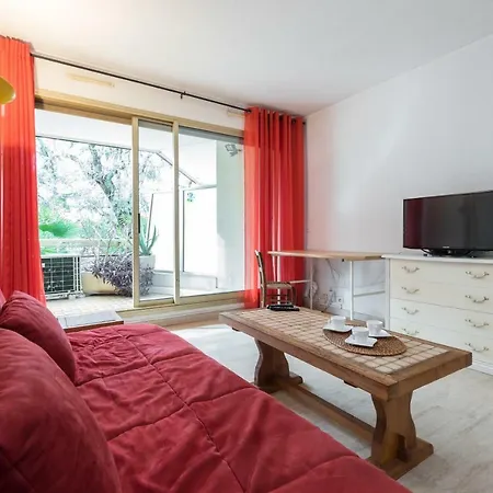 Centragence - Bosquet - With Spacious Terrace Apartament