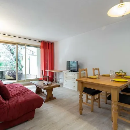 Centragence - Bosquet - With Spacious Terrace Apartament