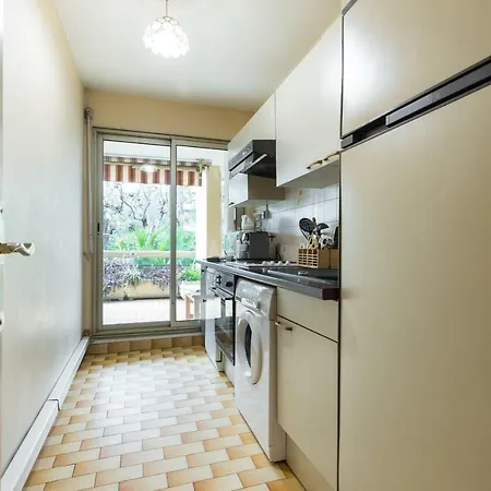 Centragence - Bosquet - With Spacious Terrace Apartament *