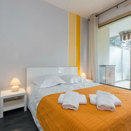 Centragence - Bosquet - With Spacious Terrace Apartament *